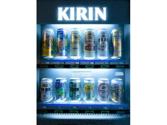 Vending machine for alcoholic drinks